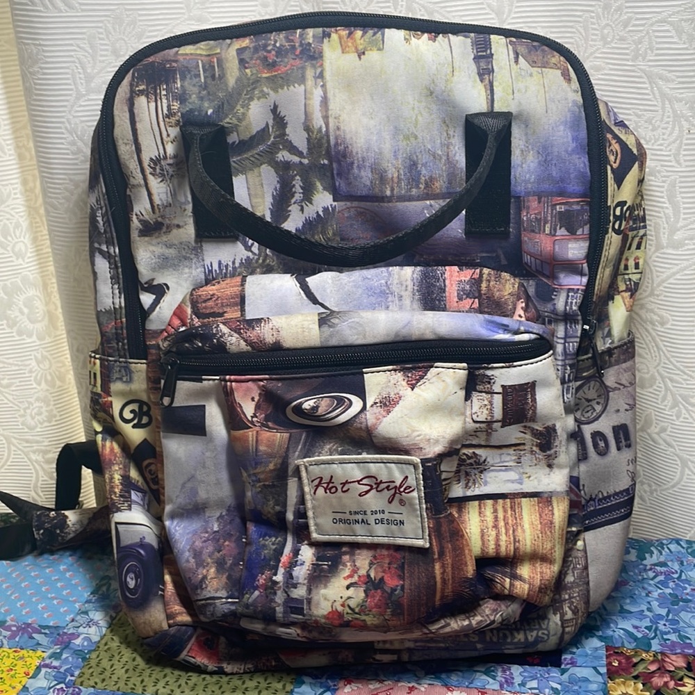 HOTSTYLE Fashion Simple Backpack
With desing.